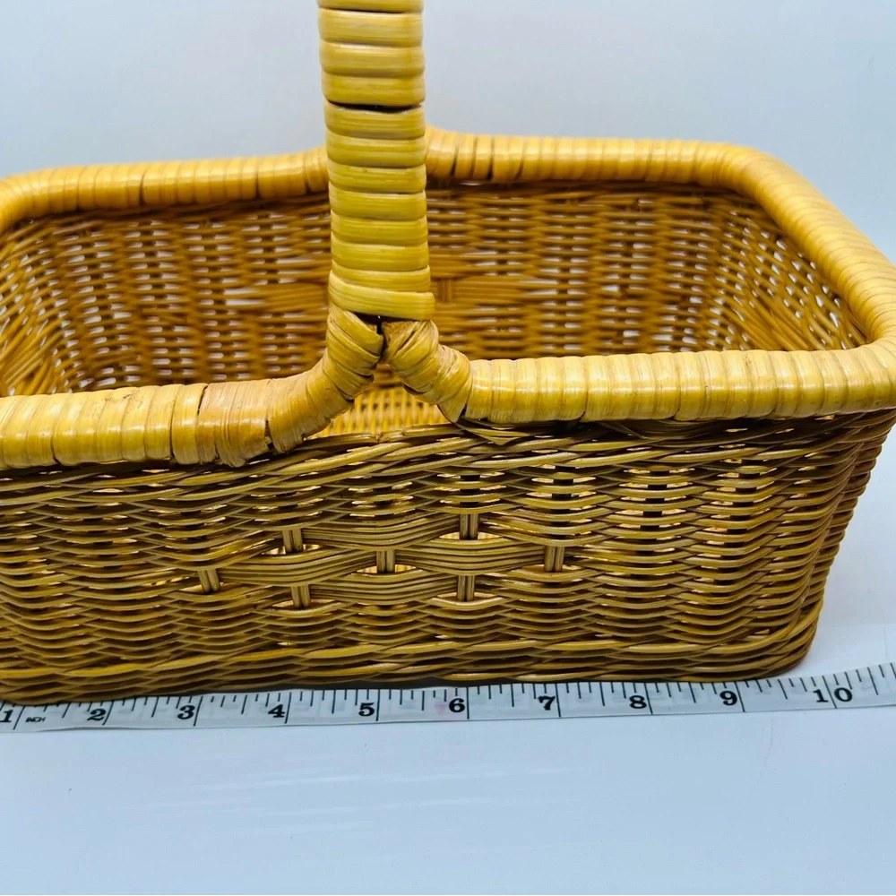 NWT Wicker Basket with Handle 10” L x 7” W “6” H